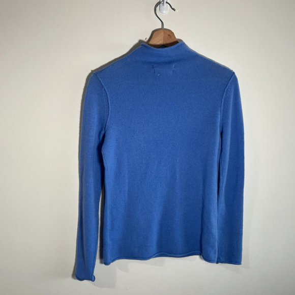 Tahari 2-Ply Blue Cashmere turtleneck Sweater - Picture 5 of 6